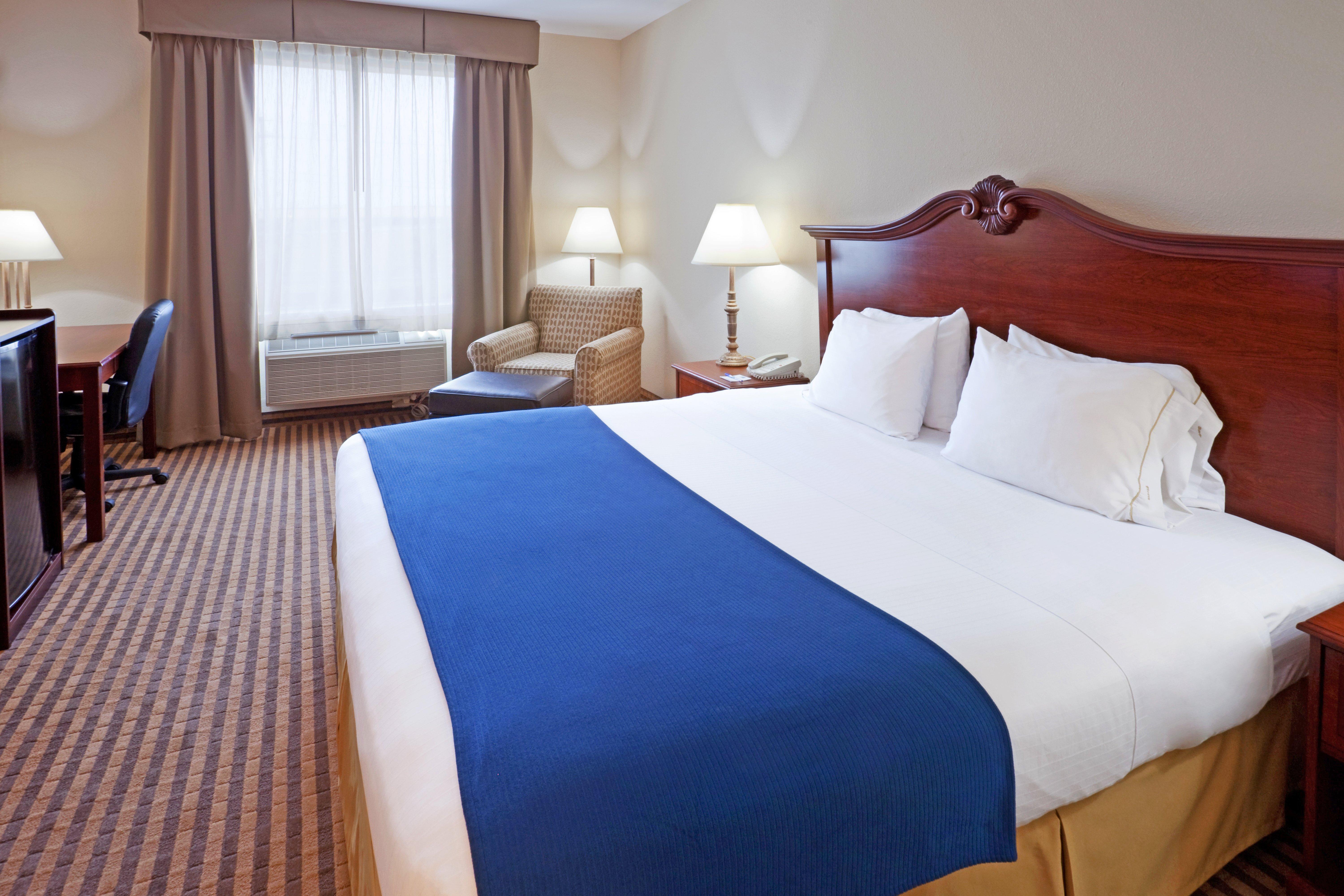 Holiday Inn Express & Suites Waxahachie, An Ihg Hotel Room photo